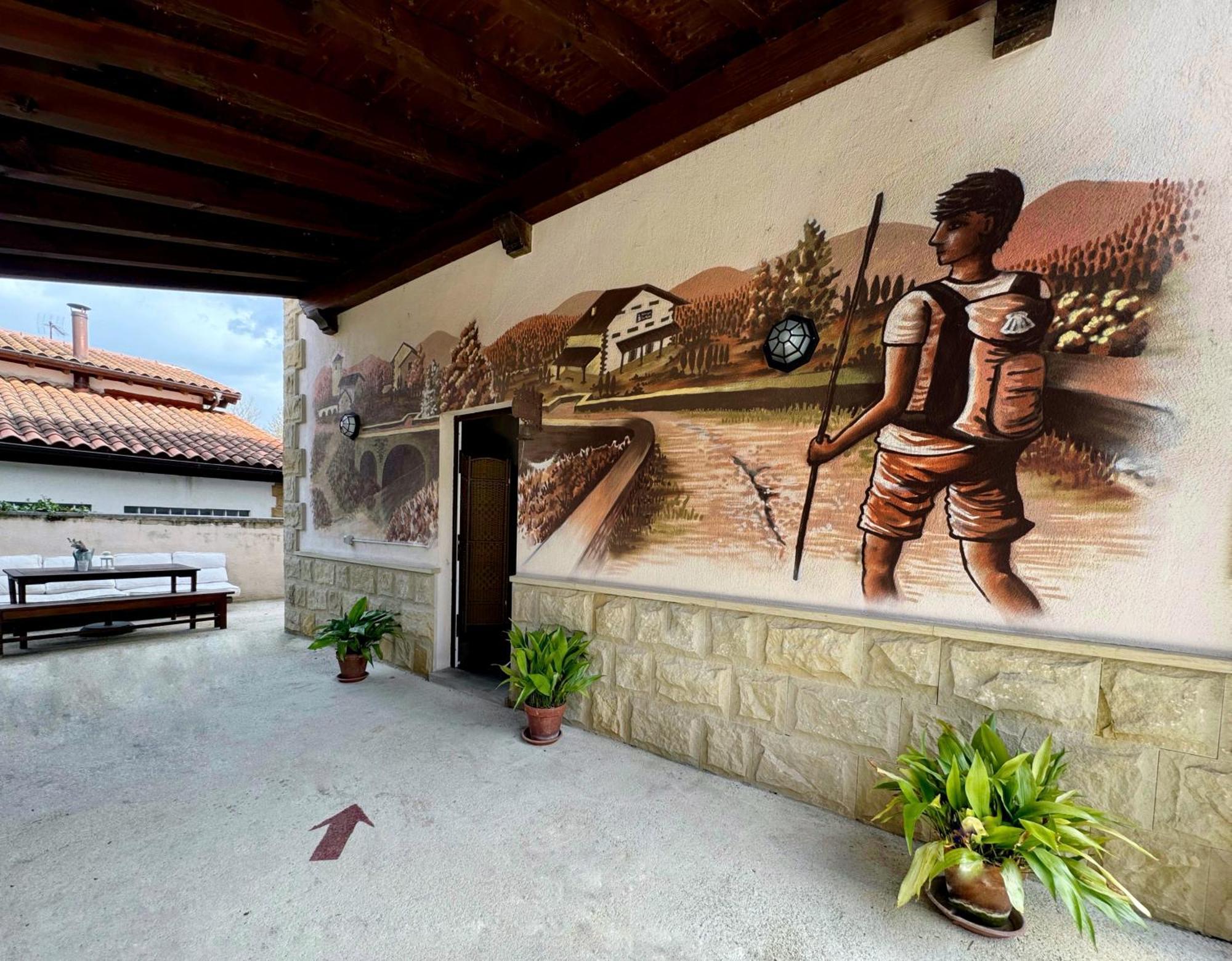 Albergue San Nicolas Larrasoana Екстериор снимка